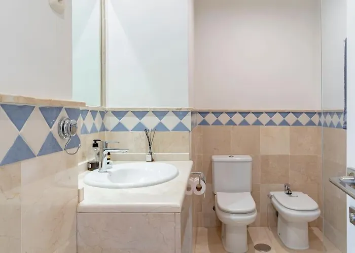 Appartement 2 Bed In Nueva Andalucia Marbellac