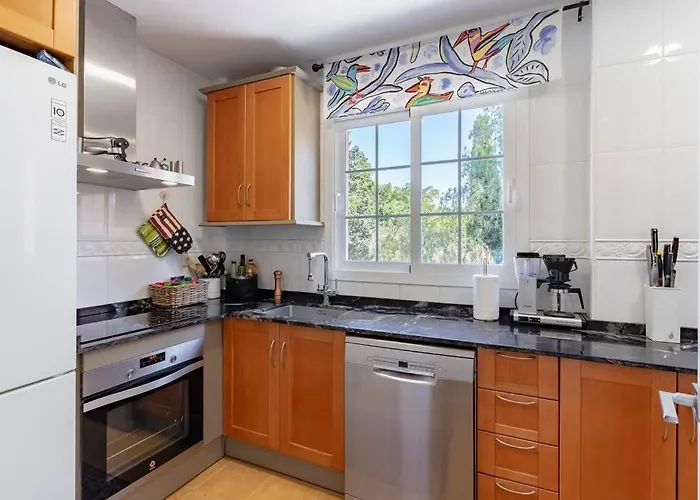 Appartement 2 Bed In Nueva Andalucia *